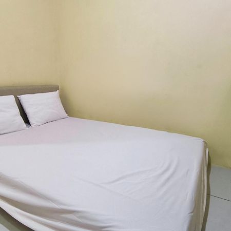 Nn Guesthouse スラカルタ エクステリア 写真