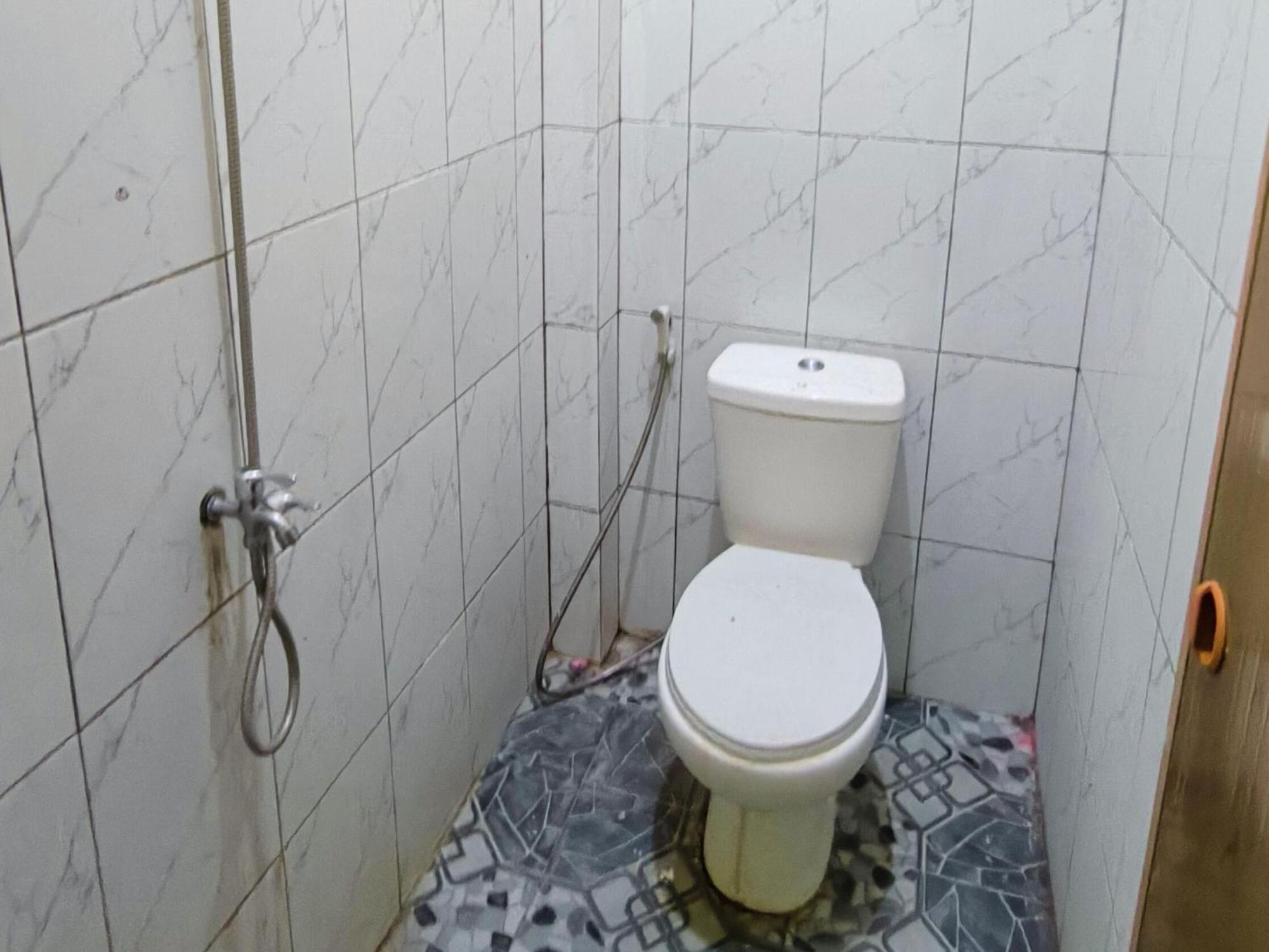 Nn Guesthouse スラカルタ エクステリア 写真