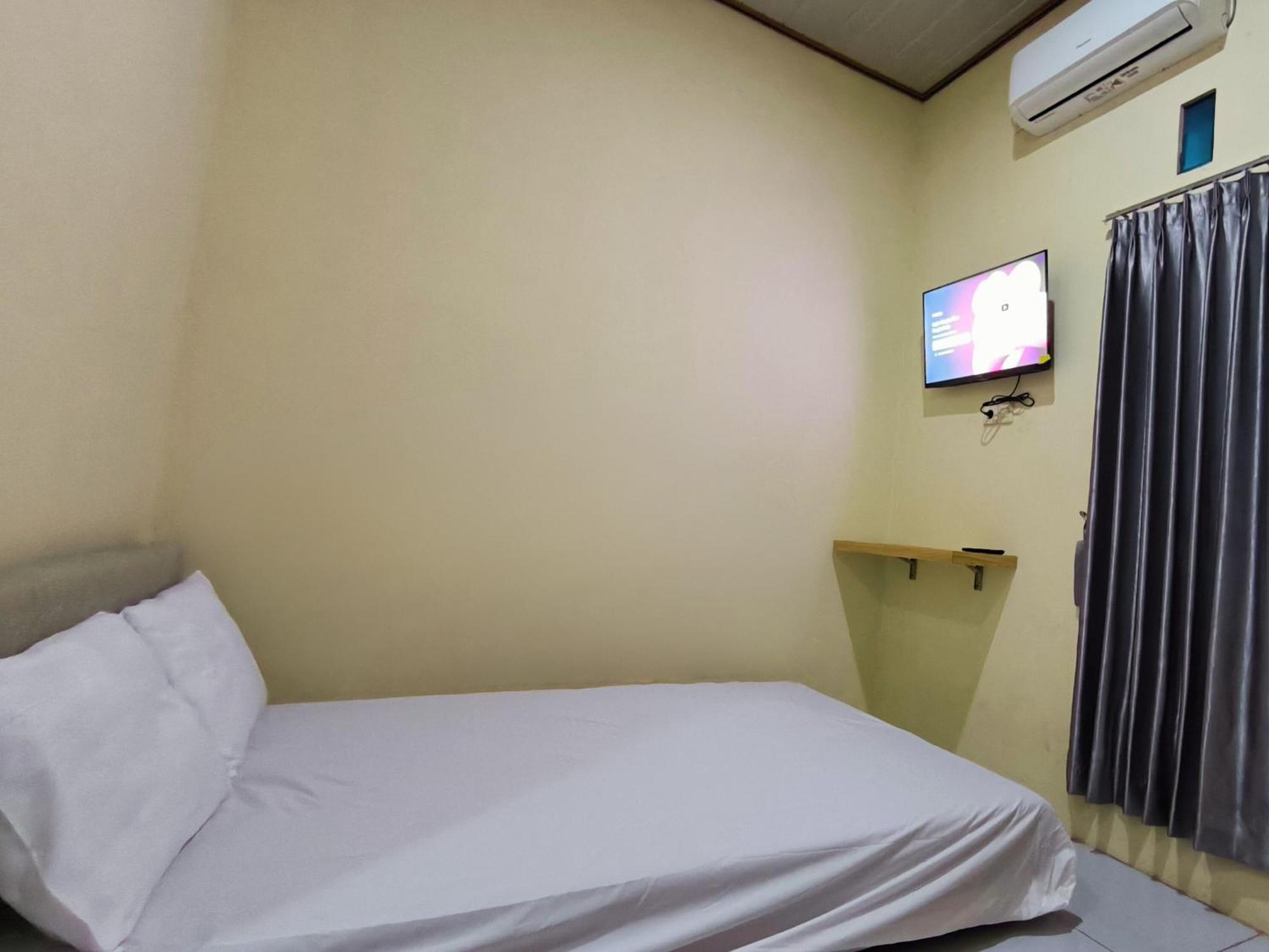 Nn Guesthouse スラカルタ エクステリア 写真