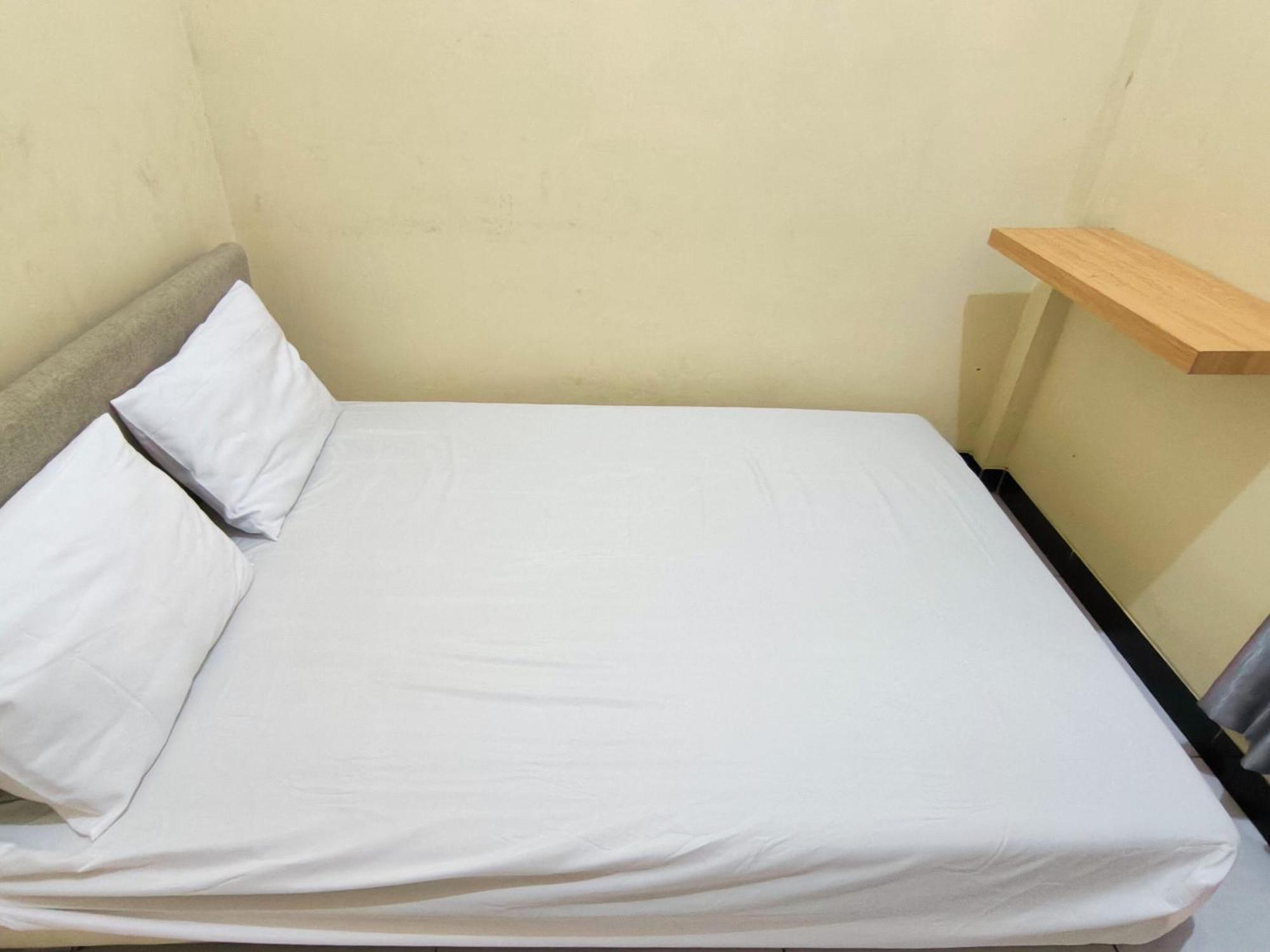 Nn Guesthouse スラカルタ エクステリア 写真