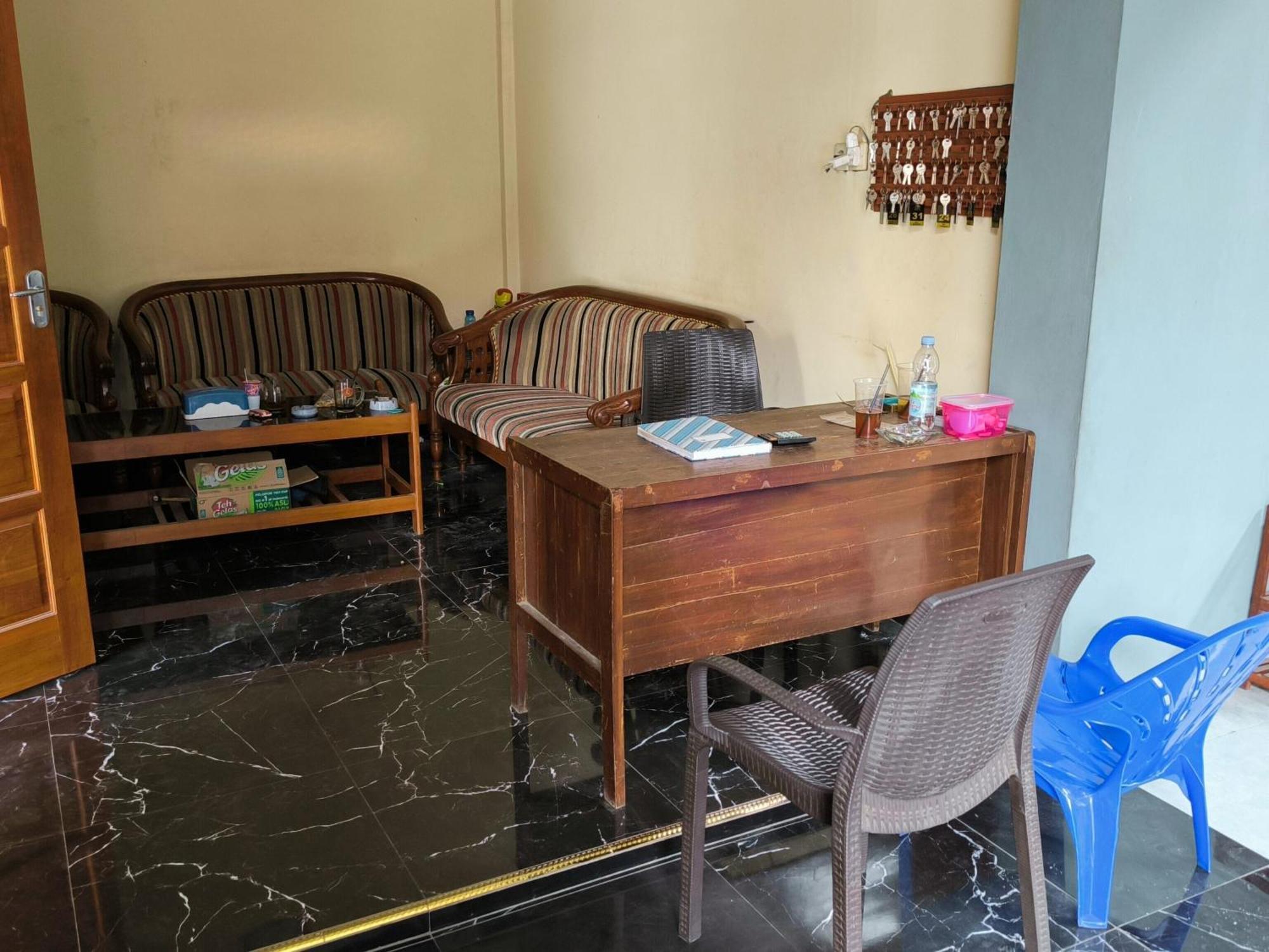 Nn Guesthouse スラカルタ エクステリア 写真